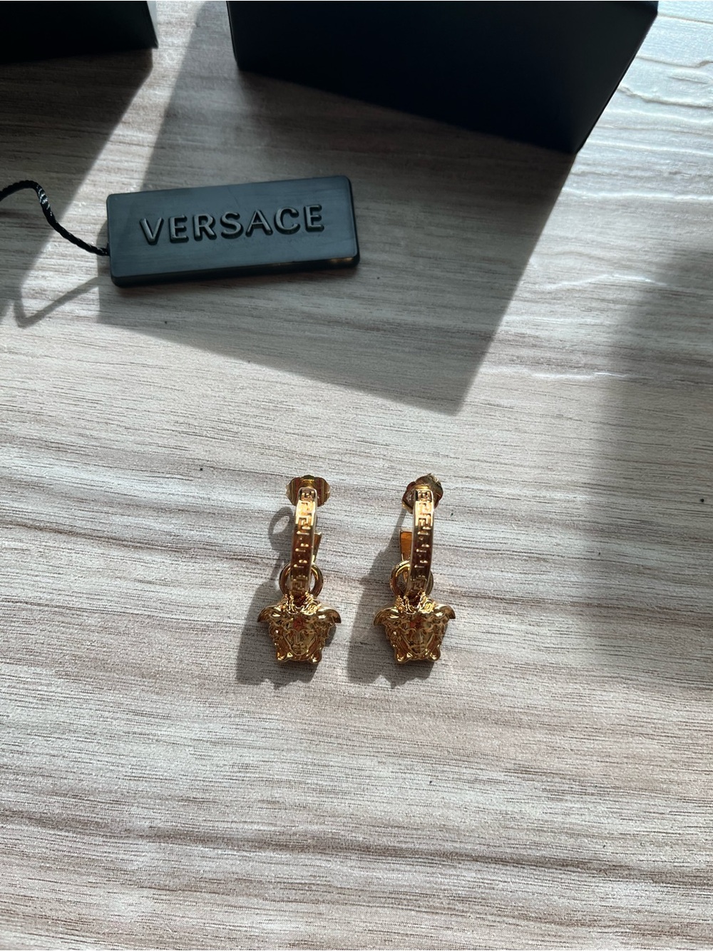 Versace - Picture 4 of 6